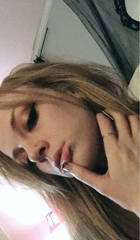 Foto di nudo di fuga di OnlyFans di Babymystic