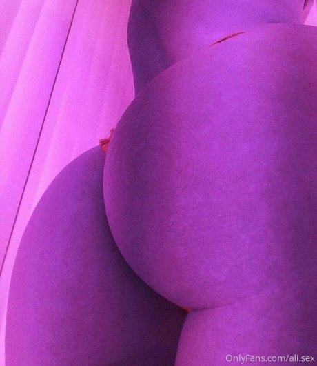 Foto di nudo di fuga di OnlyFans di Alisex