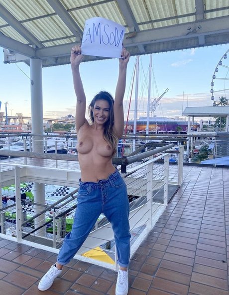 Foto di nudo di fuga di OnlyFans di Katanak