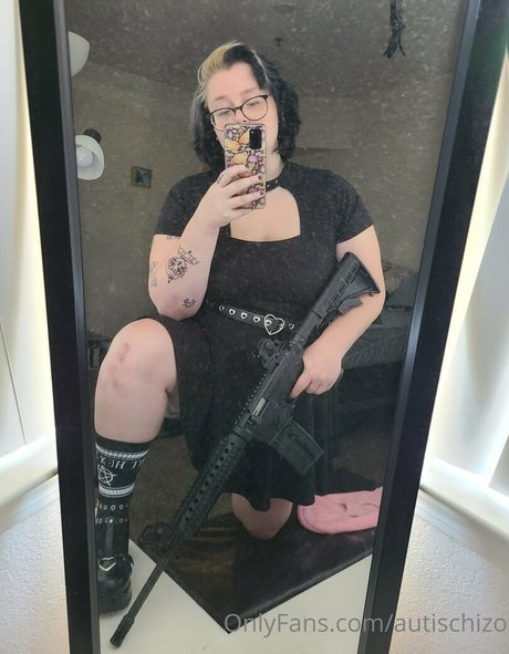 Foto di nudo di fuga di OnlyFans di Autischizo