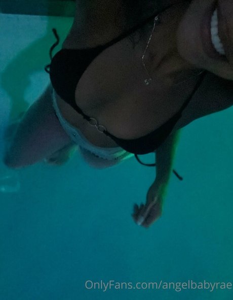 Foto di nudo di fuga di OnlyFans di Angelbabyrae