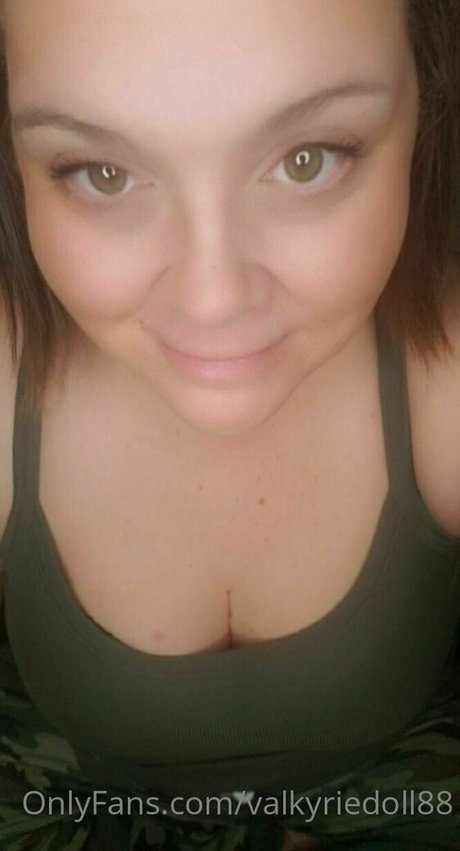 Foto di nudo di fuga di OnlyFans di Valkyriedoll88