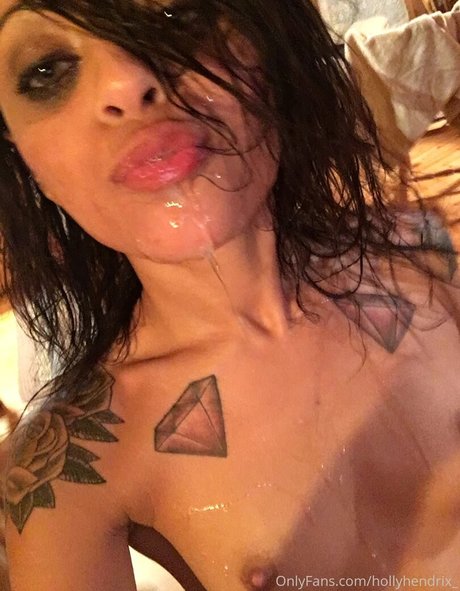 Foto di nudo di fuga di OnlyFans di Hollyhendrix