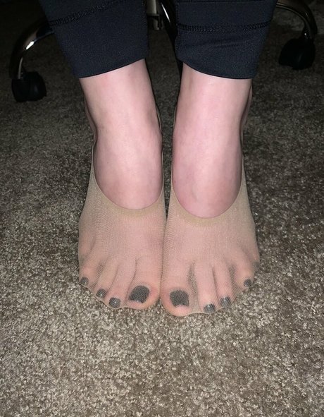 Kayla.footsie