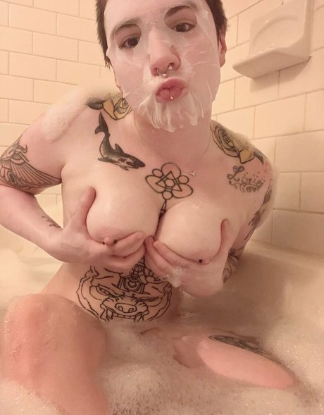Foto di nudo di fuga di OnlyFans di Hammerheadneko