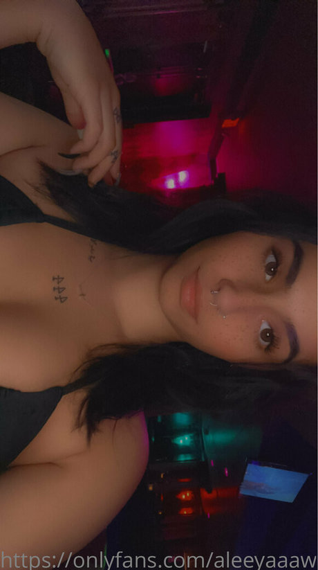Foto di nudo di fuga di OnlyFans di Aleeyaaaw