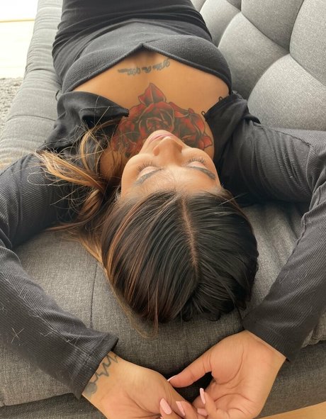Foto di nudo di fuga di OnlyFans di Vipkarevmora