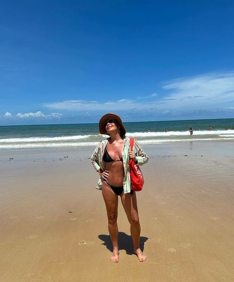 Foto di nudo di fuga di OnlyFans di Carolina Ferraz