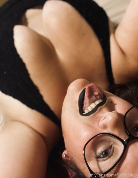 Foto di nudo di fuga di OnlyFans di Fluffmellow