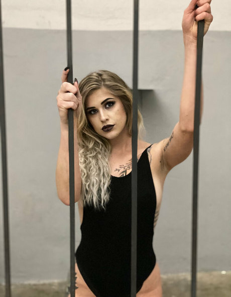 Foto di nudo di fuga di OnlyFans di Joymontana