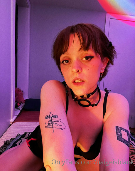 Foto di nudo di fuga di OnlyFans di Paigeisblank