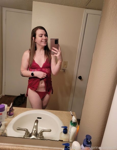 Foto di nudo di fuga di OnlyFans di Princesstyler25