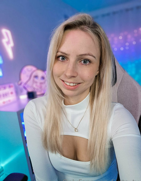 Foto di nudo di fuga di OnlyFans di Juttatv