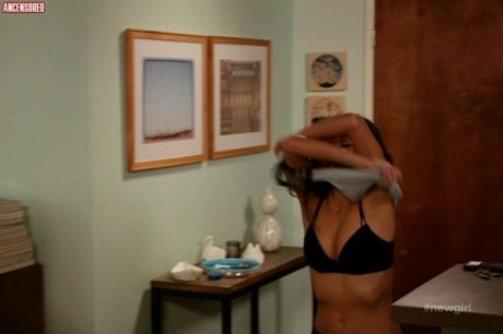 Foto di nudo di fuga di OnlyFans di Brenda Song
