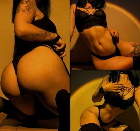 Foto di nudo di fuga di OnlyFans di Rayleeayla