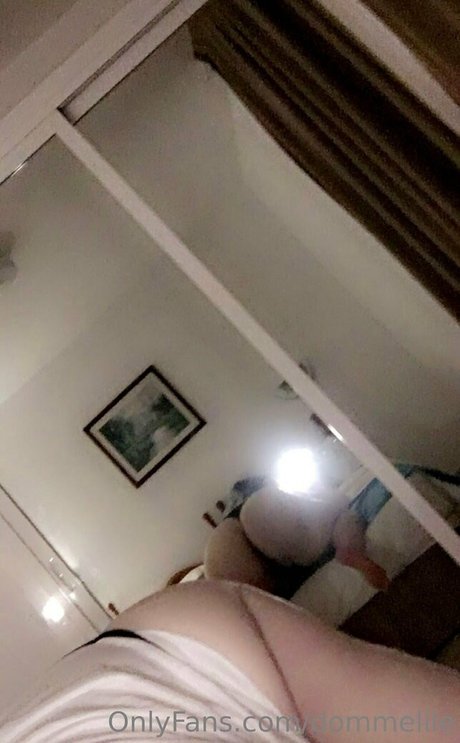 Foto di nudo di fuga di OnlyFans di Dommelile