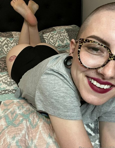 Foto di nudo di fuga di OnlyFans di Ravenlove22