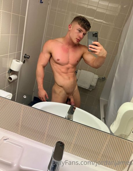Foto di nudo di fuga di OnlyFans di Jordanjames