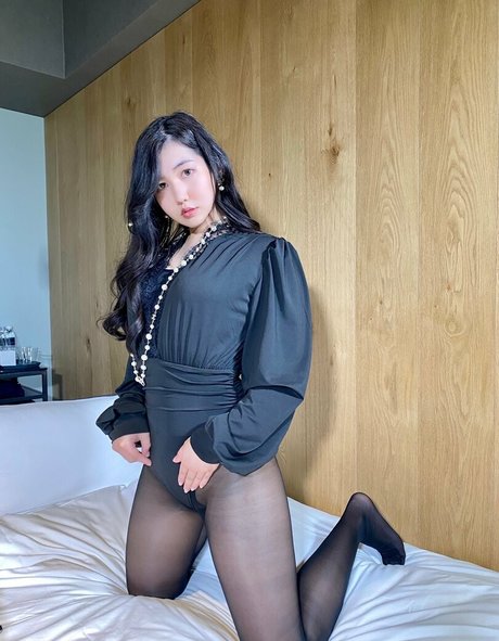 Feet773ao