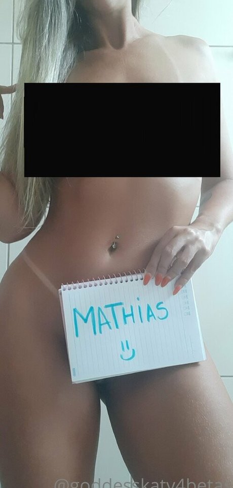 Foto di nudo di fuga di OnlyFans di Goddesskaty4betas