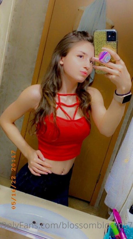 Foto di nudo di fuga di OnlyFans di Blossomblooms71