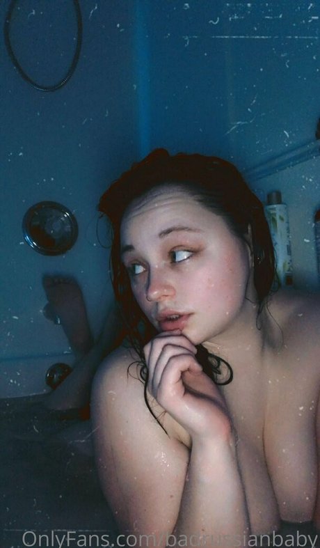 Foto di nudo di fuga di OnlyFans di Badrussianbaby