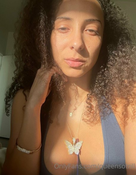 Foto di nudo di fuga di OnlyFans di Queensotrill
