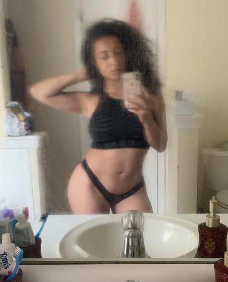 Foto di nudo di fuga di OnlyFans di Queensotrill