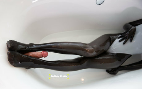 Foto di nudo di fuga di OnlyFans di Fetishfaith
