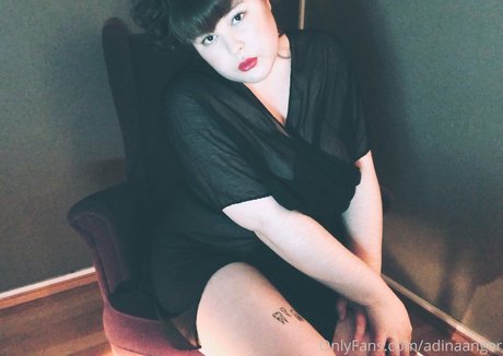 Foto di nudo di fuga di OnlyFans di Adinaanger