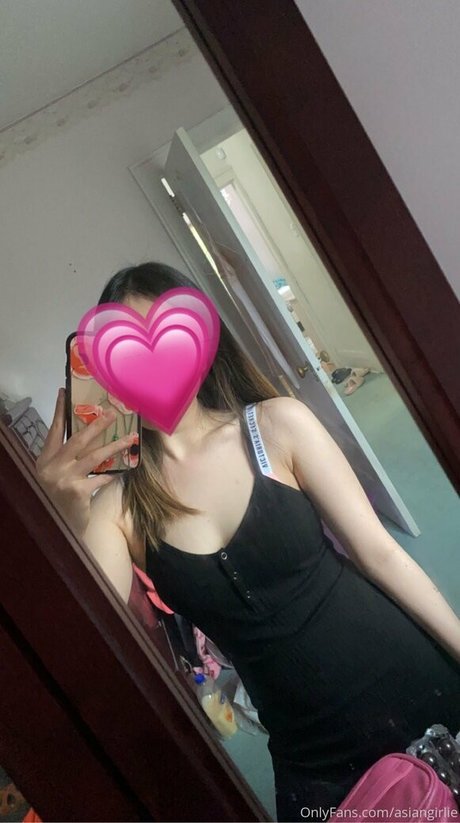 Foto di nudo di fuga di OnlyFans di Asiangirlie