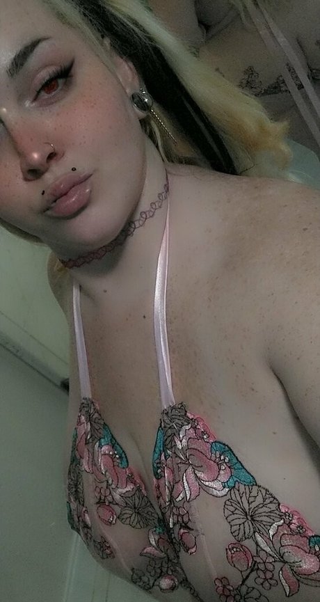 Stickyicky666