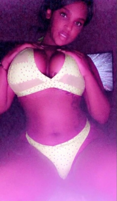 Foto di nudo di fuga di OnlyFans di Msdamn