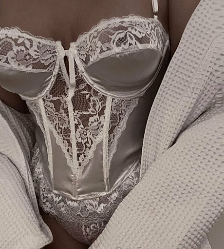 Foto di nudo di fuga di OnlyFans di Enireves