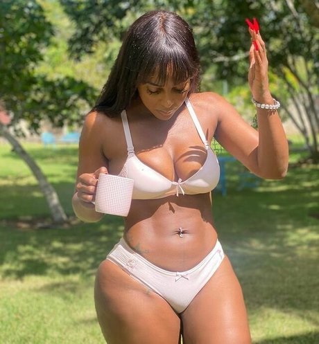 Amara La Negra