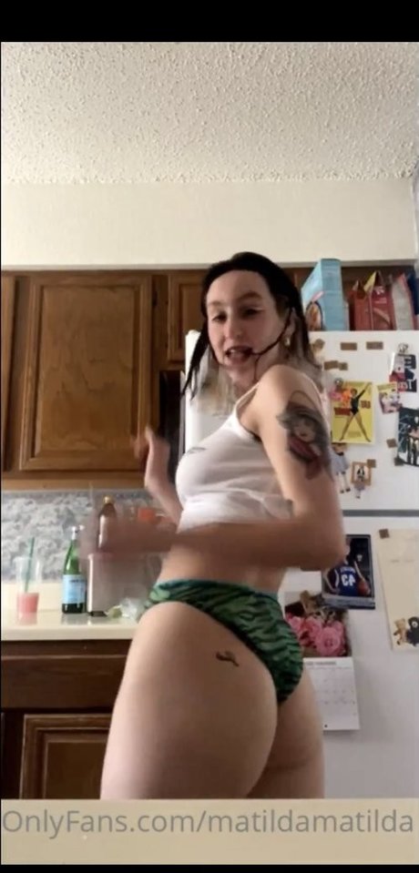 Foto di nudo di fuga di OnlyFans di Moletilda