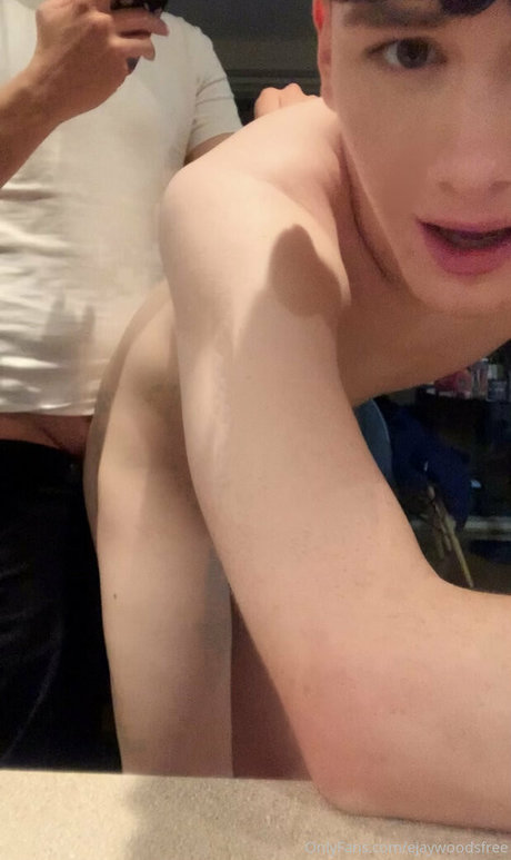 Foto di nudo di fuga di OnlyFans di Ejaywoodsfree