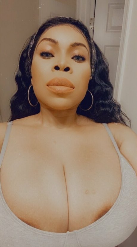 Foto di nudo di fuga di OnlyFans di Nubianbeautyxxx