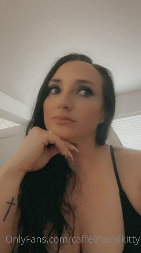 Foto di nudo di fuga di OnlyFans di Caffeinatedkitty