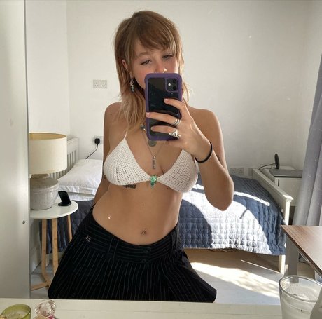 Foto di nudo di fuga di OnlyFans di Femalien