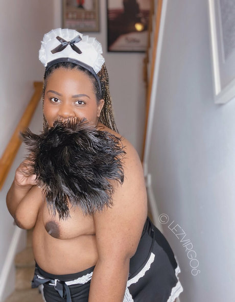 Foto di nudo di fuga di OnlyFans di Lezvirgos