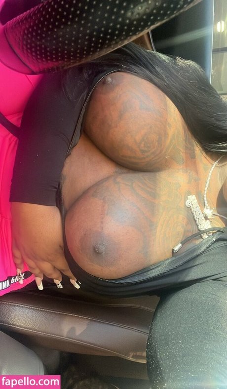 Foto di nudo di fuga di OnlyFans di Hen Diorr