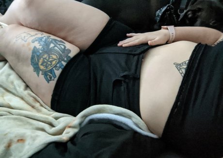Foto di nudo di fuga di OnlyFans di Basilbabyy