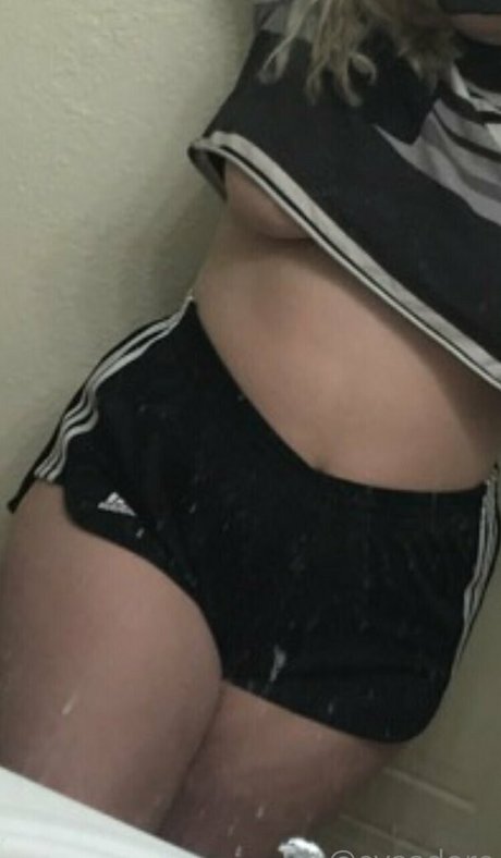 Foto di nudo di fuga di OnlyFans di Divinehedonistfree
