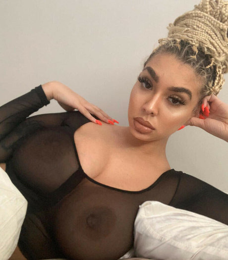 Foto di nudo di fuga di OnlyFans di Anna Marie Sarai