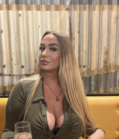Foto di nudo di fuga di OnlyFans di Caitlinn G