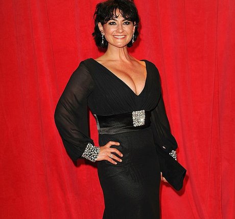 Natalie J Robb