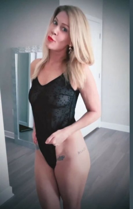 Foto di nudo di fuga di OnlyFans di Fitwithkara