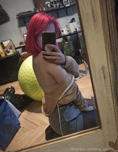 Foto di nudo di fuga di OnlyFans di Dirtyblonde