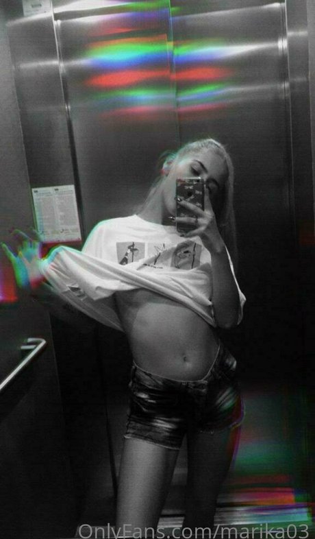 Foto di nudo di fuga di OnlyFans di Marika03